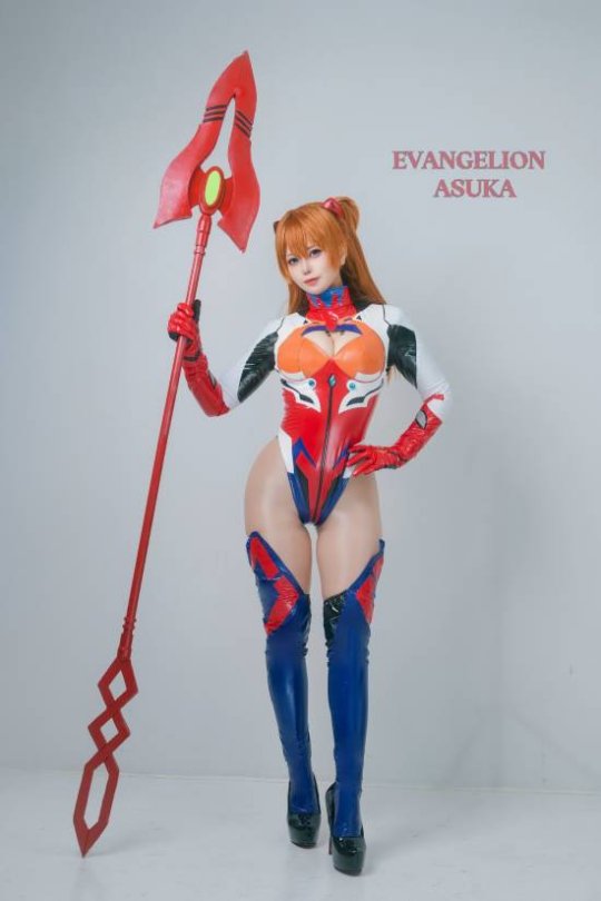 日本美女COS《杀戮都市》山咲杏：皮衣包裹极致身材(图4)